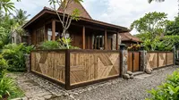 7 Model Pagar Bambu Minimalis untuk Rumah Joglo Modern