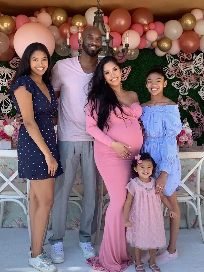 [Fimela] Potret Kenangan Kobe Bryant dan Gigi Bryant