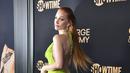 Jessica Chastain berpose saat tiba menghadiri pemutaran perdana film "George & Tammy," di Goya Studios di Los Angeles (21/11/2022). Jessica Chastain tampil memukau dalam balutan gaun hijau cerah yang memikat di acara itu. (Photo by Jordan Strauss/Invision/AP)