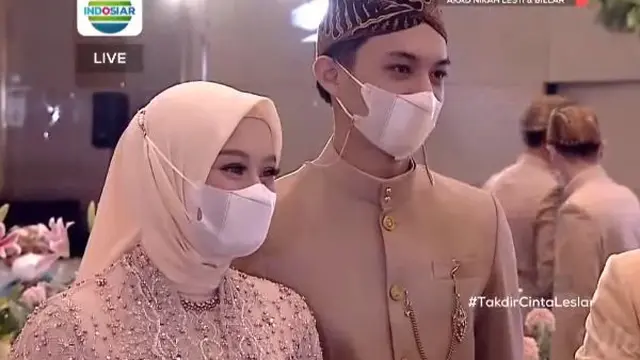 Dinda Hauw dan Rey Mbayang