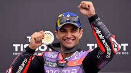 Jorge Martin menjadi yang tercepat dalam 13 putaran lomba dengan catatan waktu 19 menit 13,301 detik. (William WEST/AFP)