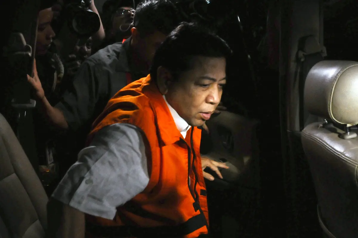 Ekspresi Setya Novanto Usai Diperiksa Dua Kasus Berbeda