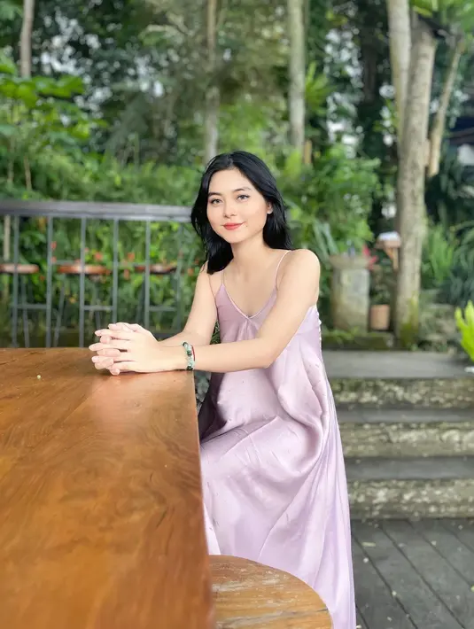Pria kelahiran Jakarta 26 tahun silam itu mengungakapkan alasannya menikah secara diam-diam. [Instagram/ceseniy]