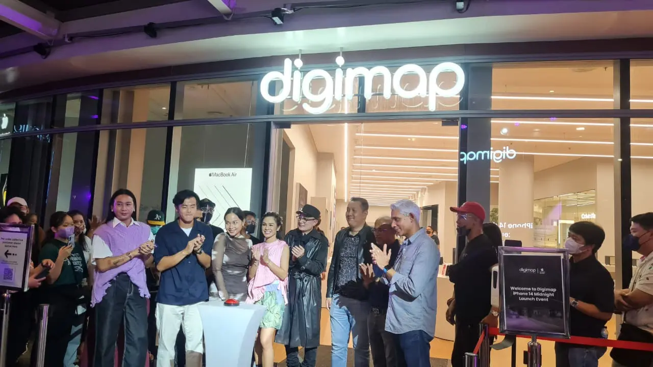 Andien dan Dion Wiyoko Girang Jadi Salah Satu yang Pertama Unboxing iPhone 14 Terbaru