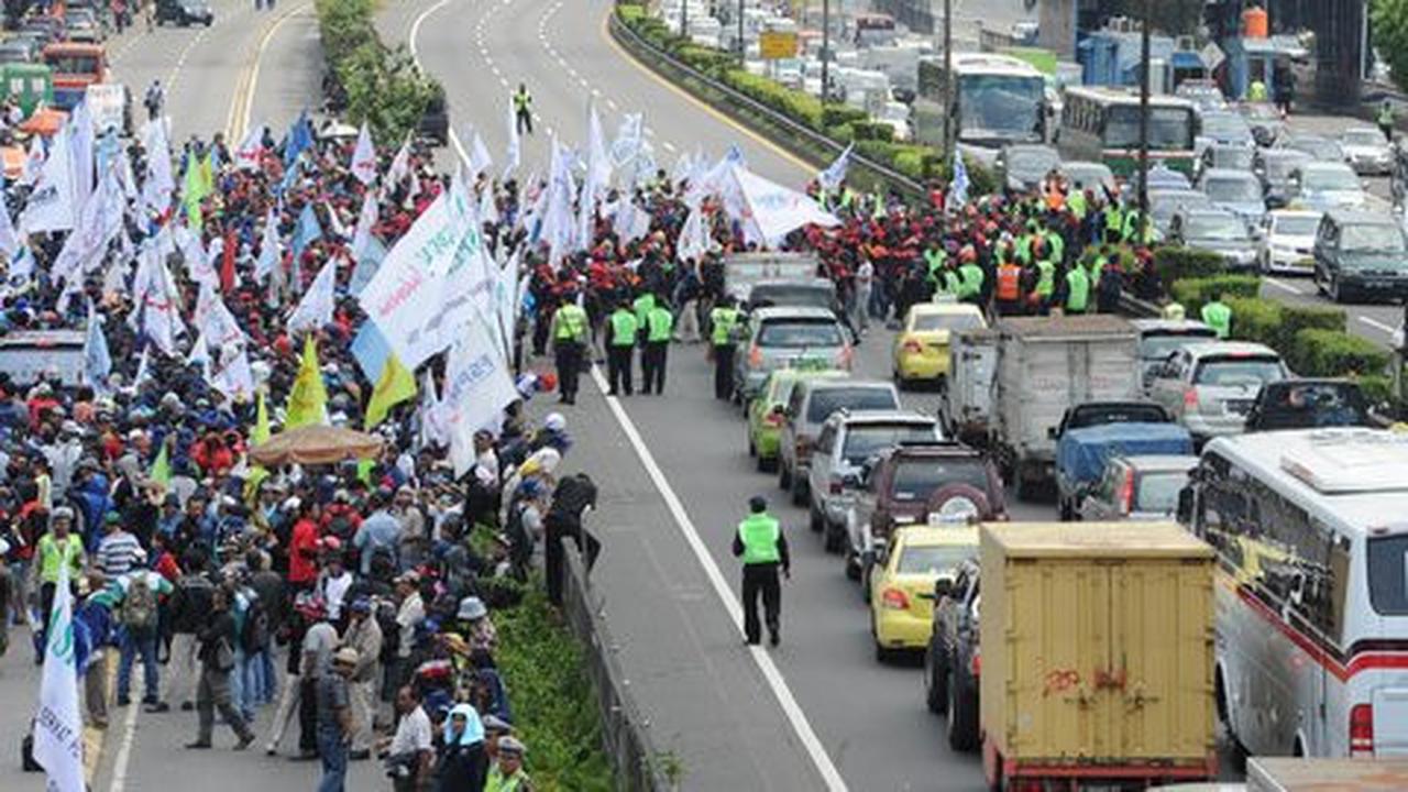 Diprediksi macet parah, polisi minta pekerja tol JORR batalkan demo