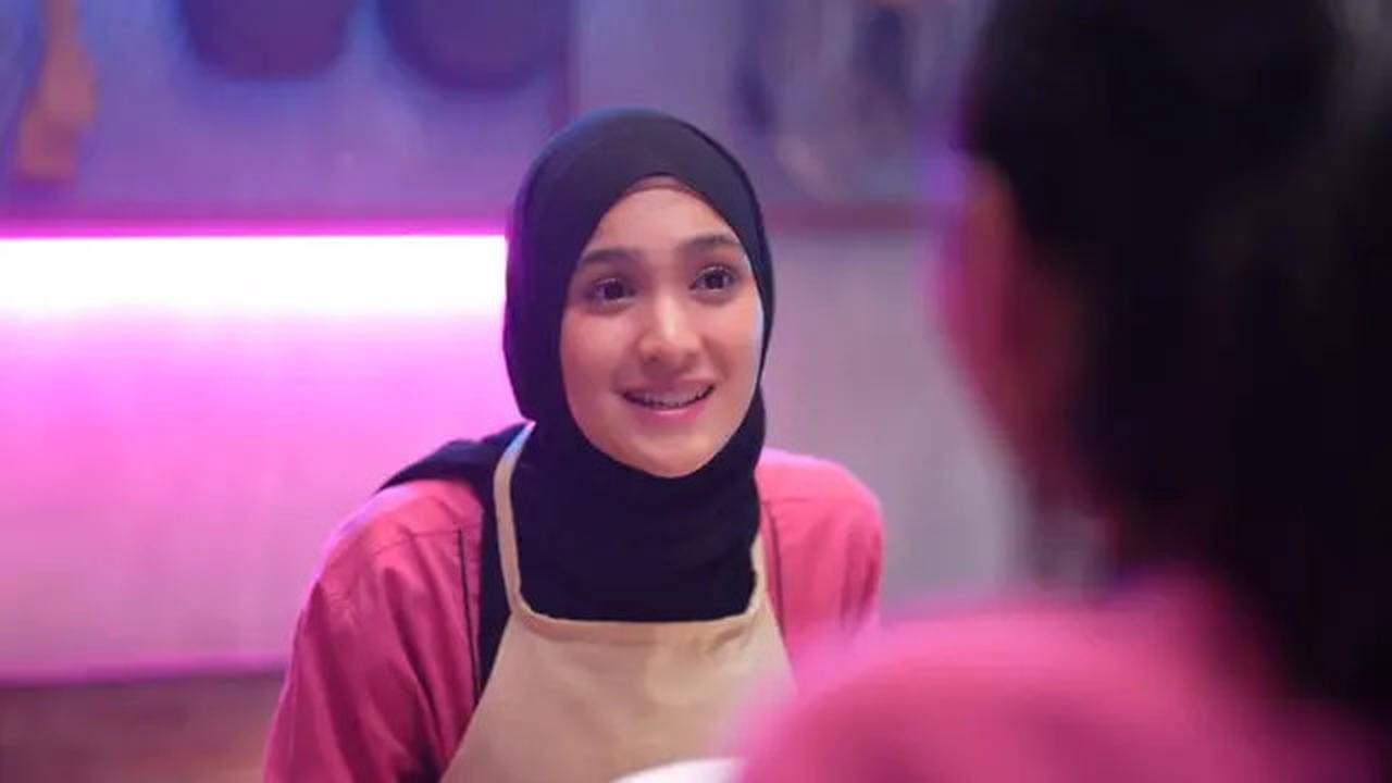 Sinetron SCTV Cinta di Ujung Sajadah Tayang Perdana, Para Pemain Nobar di Lokasi Syuting Sekaligus Santuni Anak Yatim