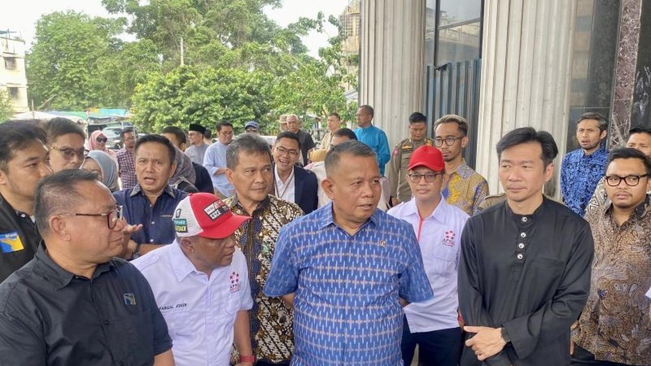 Wamen UMKM Tinjau Potensi Pengembangan UMKM Batam di Kawasan Pedestrian