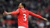 4. Patrice Evra - Pemain asal Prancis ini merupakan salah satu bek terbaik yang pernah dimiliki Manchester United. Tak hanya tangguh dalam bertahan, Evra juga aktif maju ke depan dan membantu Serangan. (Andrew Yates)