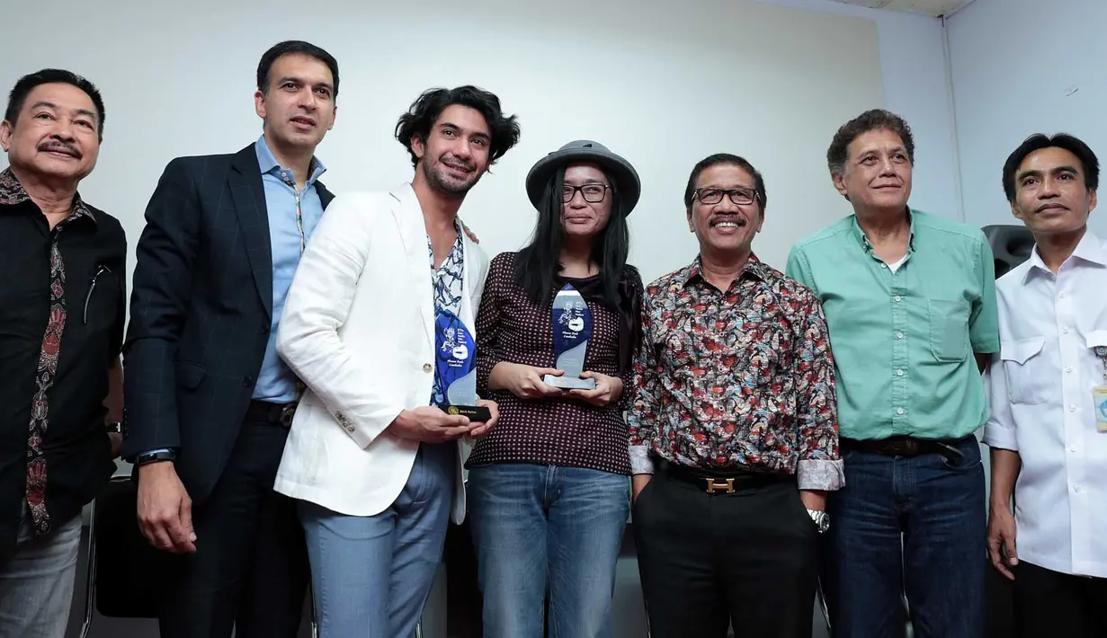 Atas pencapaiannya tersebut, Reza Rahadian berharap kemenangannya di kencah internasional menjadi langkah awal untuk membuka kesempatan bagi para aktor dan artis Indonesia lainnya. (Deki Prayoga/Bintang.com)
