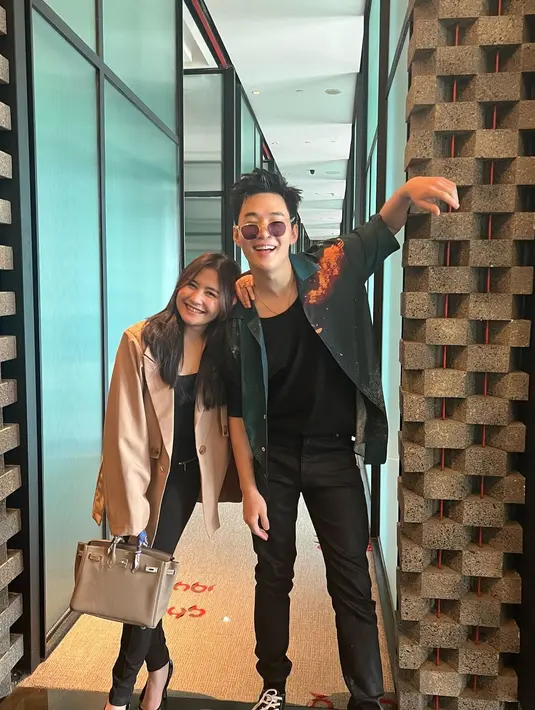 Prilly Latuconsina, menjadi salah satu selebritas Tanah Air yang mendapat kesempatan untuk makan pagi bersama Henry Lau. (Foto: Instagram/@henryl89)