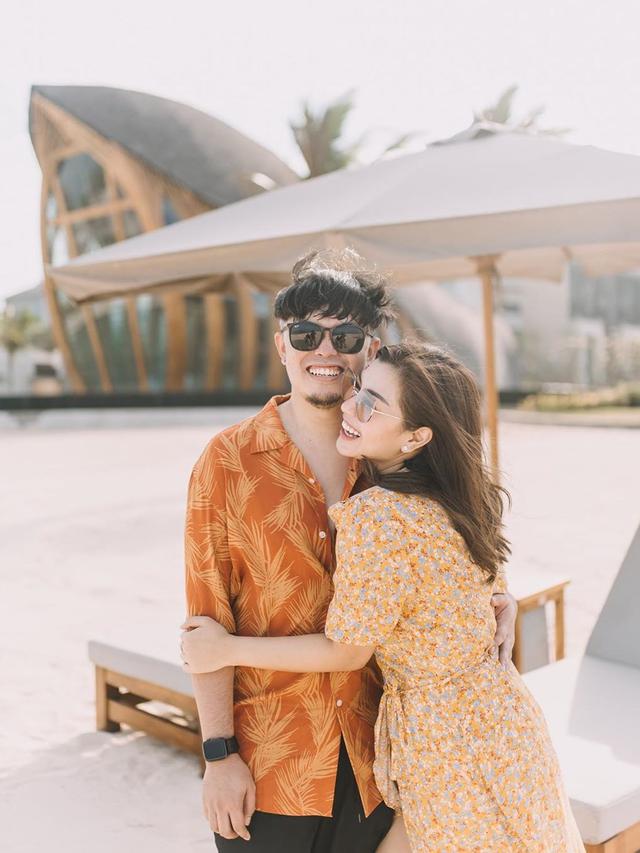 6 Momen Manis Nisya Ahmad dan Suami saat Liburan di Bali, Habiskan Waktu Berdua