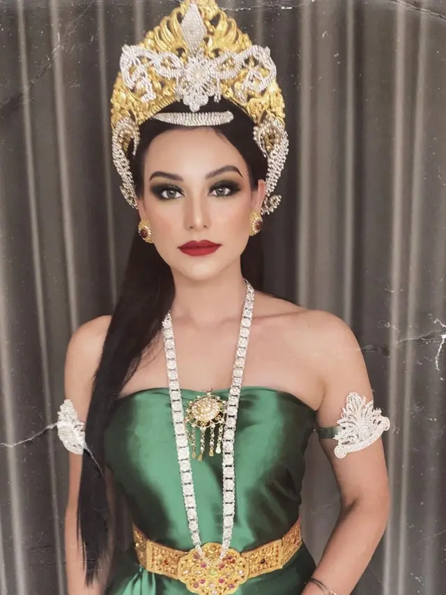 6 Gaya Pemotretan Nora Alexandra Bertema Nyi Roro Kidul, Bikin Pangling