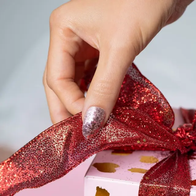 Menikmati Liburan dengan Tampil Manis dan Menggemaskan dengan Cat Kuku Hello Kitty