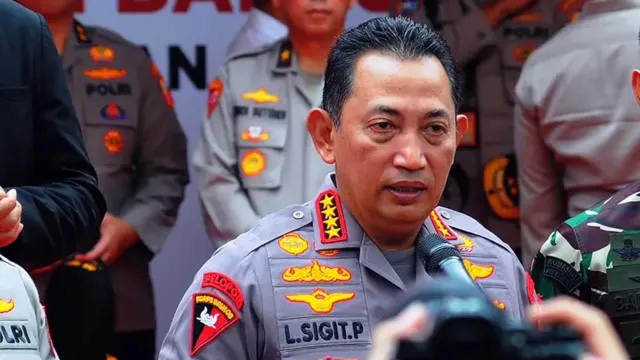 Kapolri Jenderal Listyo Sigit Prabowo menjelaskan, proses hukum terhadap Panji Gumilang hingga kini masih terus berjalan. Sigit menyebut penetapan status hukum Panji Gumilang harus bertahap.