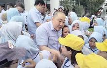 Momen Haru Perpisahan Iwan Kurniawan Lukminto dengan Ribuan Karyawan Sritex, Abadikan Kenangan Terindah