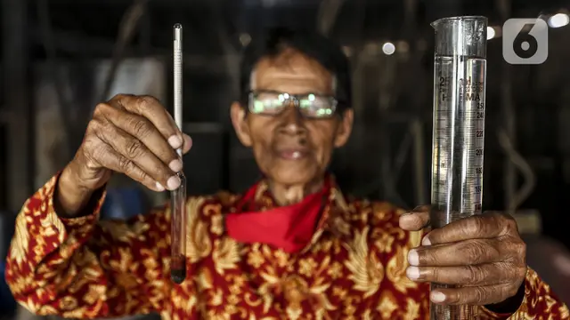 FOTO: Mengintip Pembuatan Alkohol Tradisional Ciu Bekonang