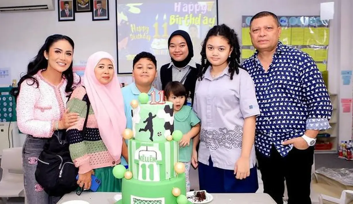 <p>Dari setiap foto yang ada di media sosial, terpancar kebahagiaan keluarga Kris Dayanti. Pada momen itu, Kris Dayanti memberikan pesan manis untuk Kellen. [Foto: instagram.com/krisdayantilemos]</p>