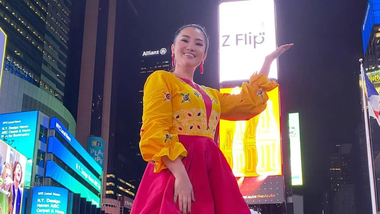 Fitri Carlina Bawa Dangdut Melantun di Times Square New York City. (instagram.com/fitricarlina)