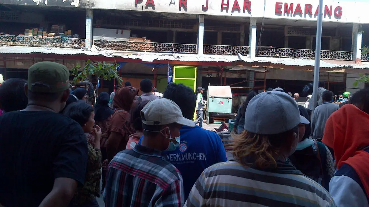 Tunggu Relokasi, Ini yang Dilakukan Pedagang Pasar Johar