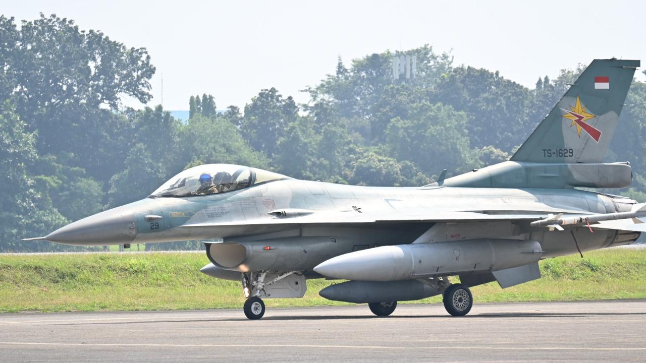 Belasan Jet Tempur TNI AU Mendarat di Jakarta, Siap Latihan Demo Udara Jelang Upacara Gelar Kesiapan Operasional & Kehormatan Militer