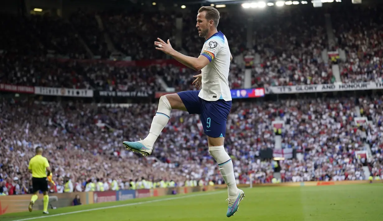 <p>Inggris pesta gol ke gawang Makedonia Utara di Old Trafford. (AP Photo/Dave Thompson)</p>