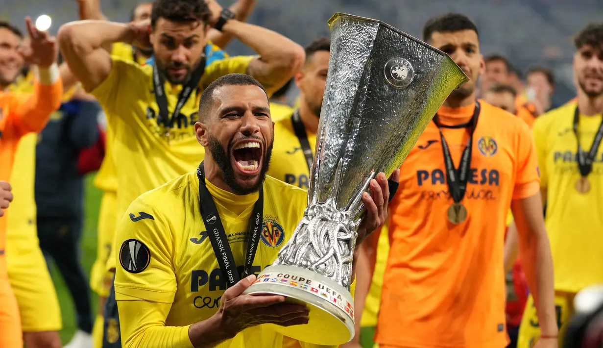 Etienne Capoue. Mantan gelandang Watford ini dinobatkan sebagai pemain terbaik dalam laga final melawan Manchester United. Total 7 musim bermain di Premier League bersama Tottenham Hotspur dan Watford. Baru pertengahan musim ini ditarik ke Villarreal. (AFP/Michael Sohn/Pool)