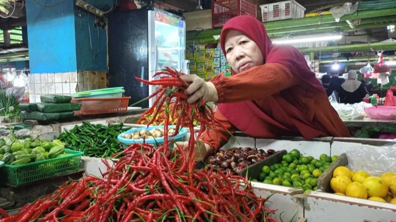 Harga Cabai Rawit di Pasar Jatinegara Merangkak Naik Jelang Ramadhan 2026