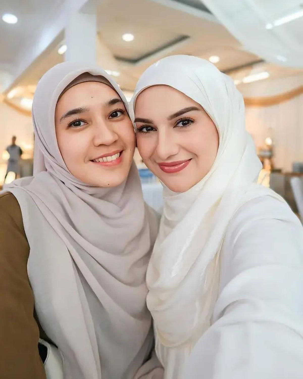 6 Potret Tamu Artis di Acara Tasyakuran Rumah Baru Irish Bella dan Haldy Sabri