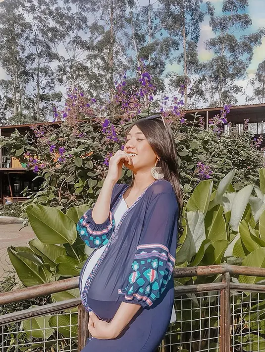 (Instagram/anissaaziza)