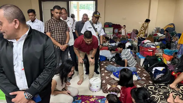 Peduli Sesama, Cahaya Manthovani Salurkan Bantuan ke Pengungsi Banjir Pengadegan