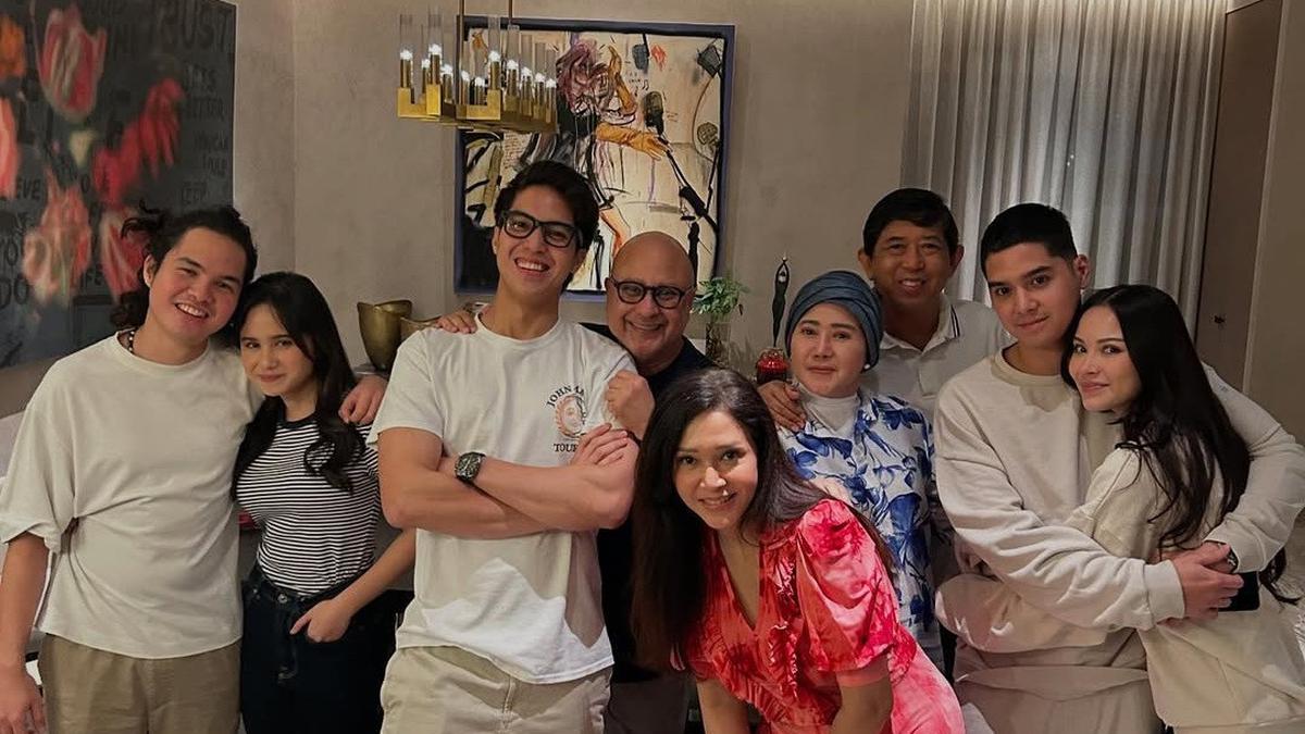 Momen Kumpul Keluarga Al Ghazali Usai Menikah, Tunjukkan Kehangatan Penuh Ceria