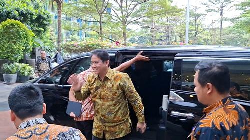 Menteri Keuangan Purbaya Yudhi Sadewa mengunjungi Menteri PU, Dody Hanggodo di Kantor Kementerian PU, Jakarta, Jumat (17/10/2025). (Liputan6.com/Arief)