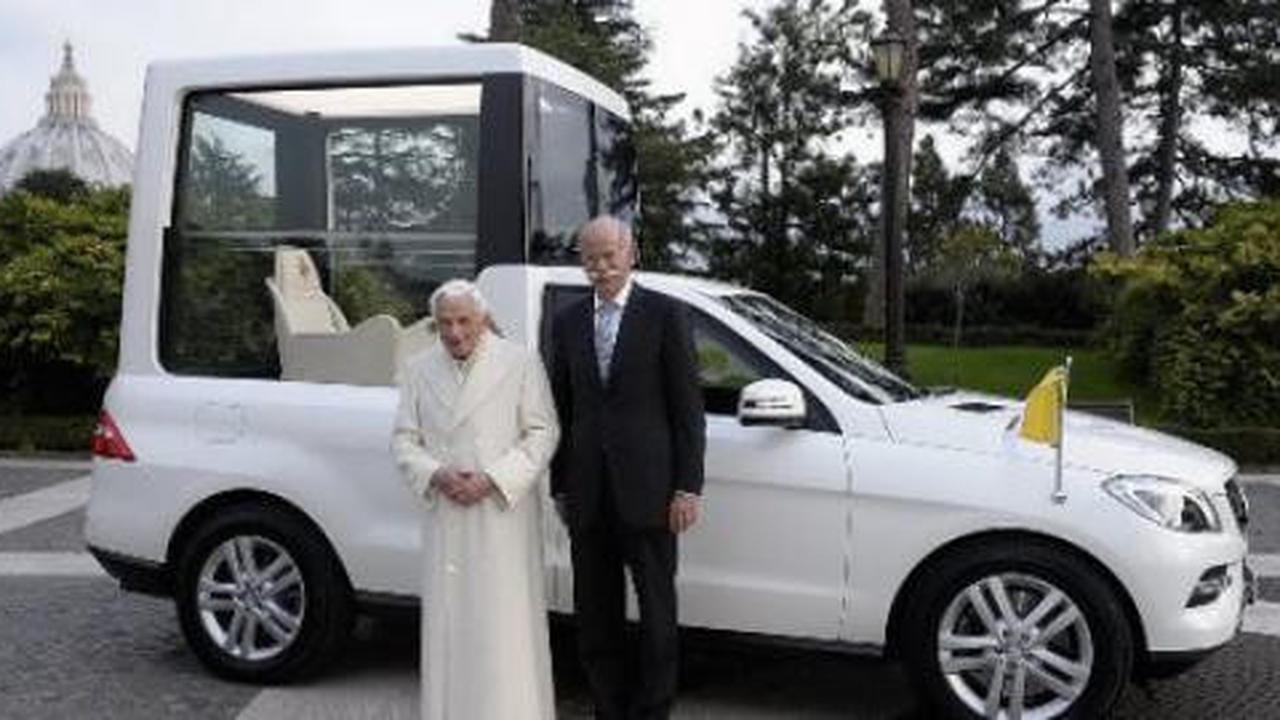 Paus Benedict XVI dapat kado Natal dari Mercy