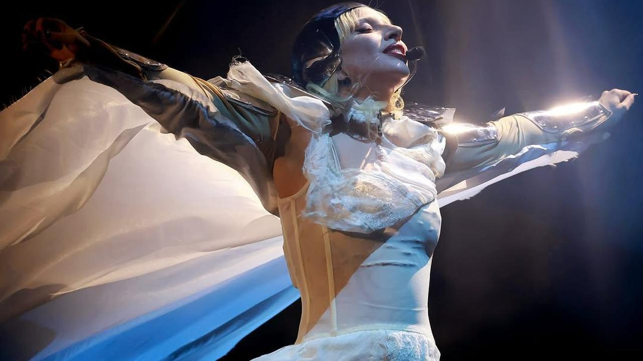 Coachella 2025: Deretan Penampilan Fashion Artis Terbaik di Coachella 2025