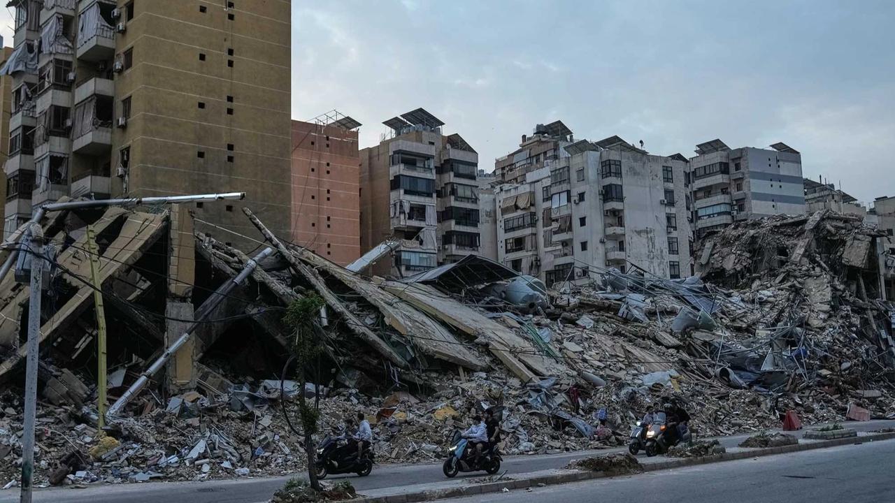 FOTO Warga Lebanon Kembali dari Pengungsian Setelah Gencatan Senjata