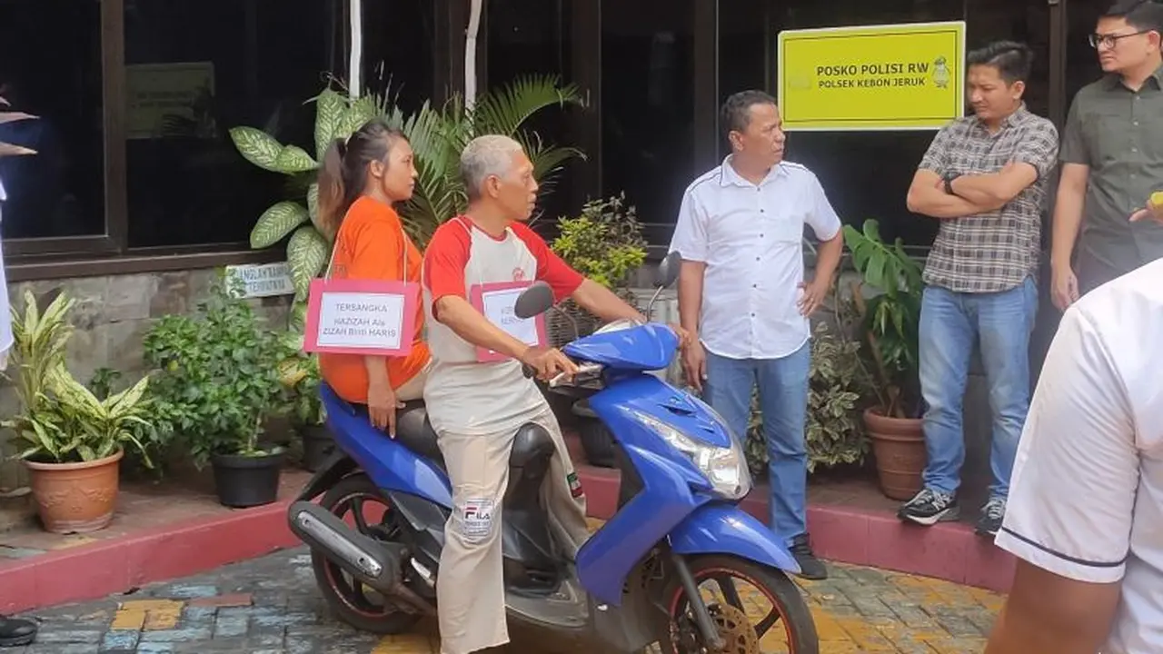 Rekonstruksi Wanita di Jakbar Nekat Potong Alat Kelamin Suami saat Tidur
