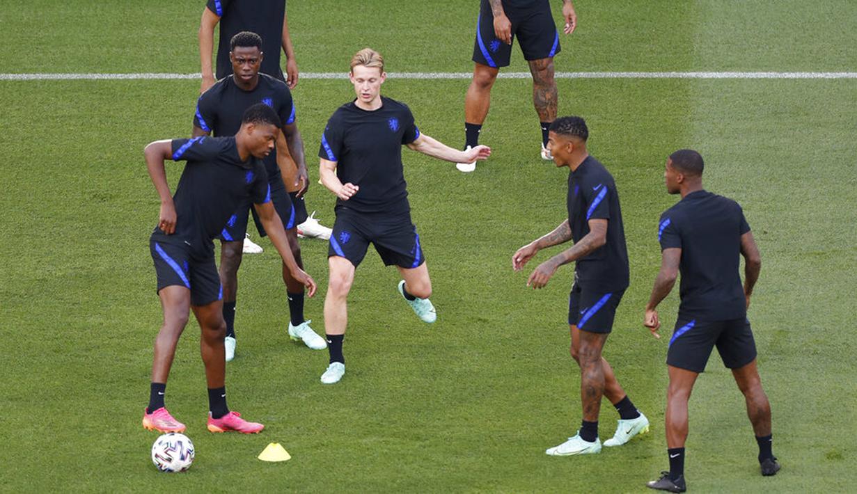 FOTO: Sesi Latihan Pemain Belanda Jelang Hadapi Republik ...
