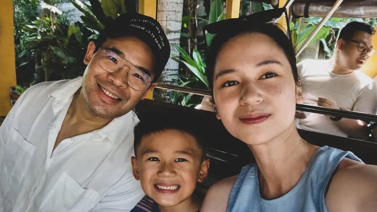 Potret Keluarga Bahagia Laura Basuki yang Jarang Tersorot Kamera, Punya Anak Laki-Laki Sudah Besar