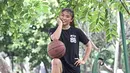 Michelle Kurniawan, saat ini masih duduk di bangku sekolah menengah atas tepatnya di Chis International School.  (Bola.com/Nicklas Hanoatubun)