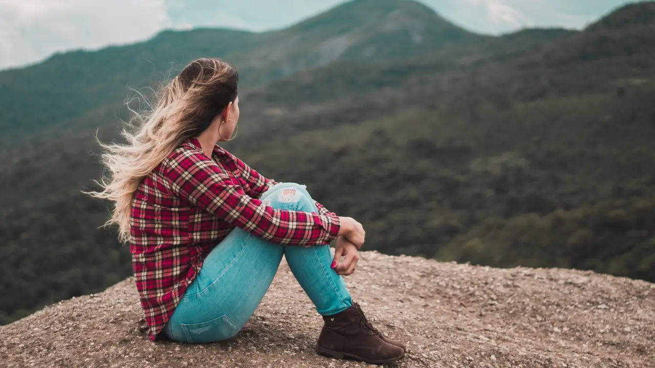 Keistimewaan Orang Introvert, Mengungkap Pesona Tersembunyi di Balik Keheningan