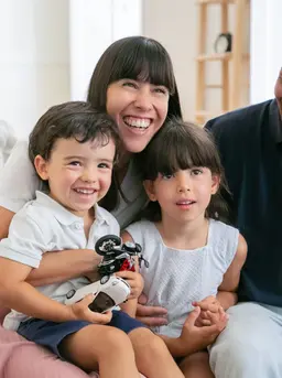 Anak yang mampu menunda keinginan cenderung memiliki keterampilan emosional yang lebih baik, prestasi akademik yang lebih tinggi, serta kemampuan pengambilan keputusan yang lebih matang saat dewasa. [Dok/freepik.com/pch.vector]