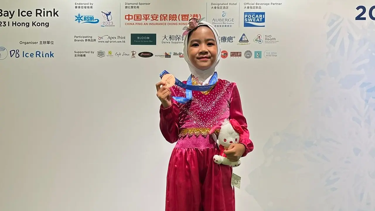 Medina Khaira Fastabiqa, Putri Motivator Ippho Santosa (Instagram)
