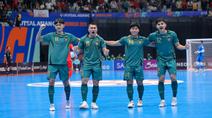 Para pemain Timnas Futsal Indonesia merayakan gol ketiga timnya ke gawang Vietnam dalam laga perempat final Piala Asia Futsal 2026 di Indonesia Arena, Senayan, Jakarta, Selasa (03/02/2026). (Bola.com/Bagaskara Lazuardi)