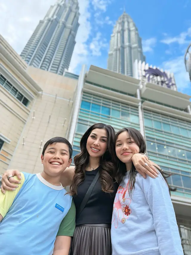 Nisya Ahmad dan Mantan Suami