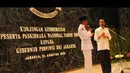 Jokowi menyempatkan diri untuk berdialog dengan salah satu dari anggota Paskibraka di Balai Kota, Jakarta, Rabu (20/8/2014) (Liputan6.com/Andrian M Tunay)