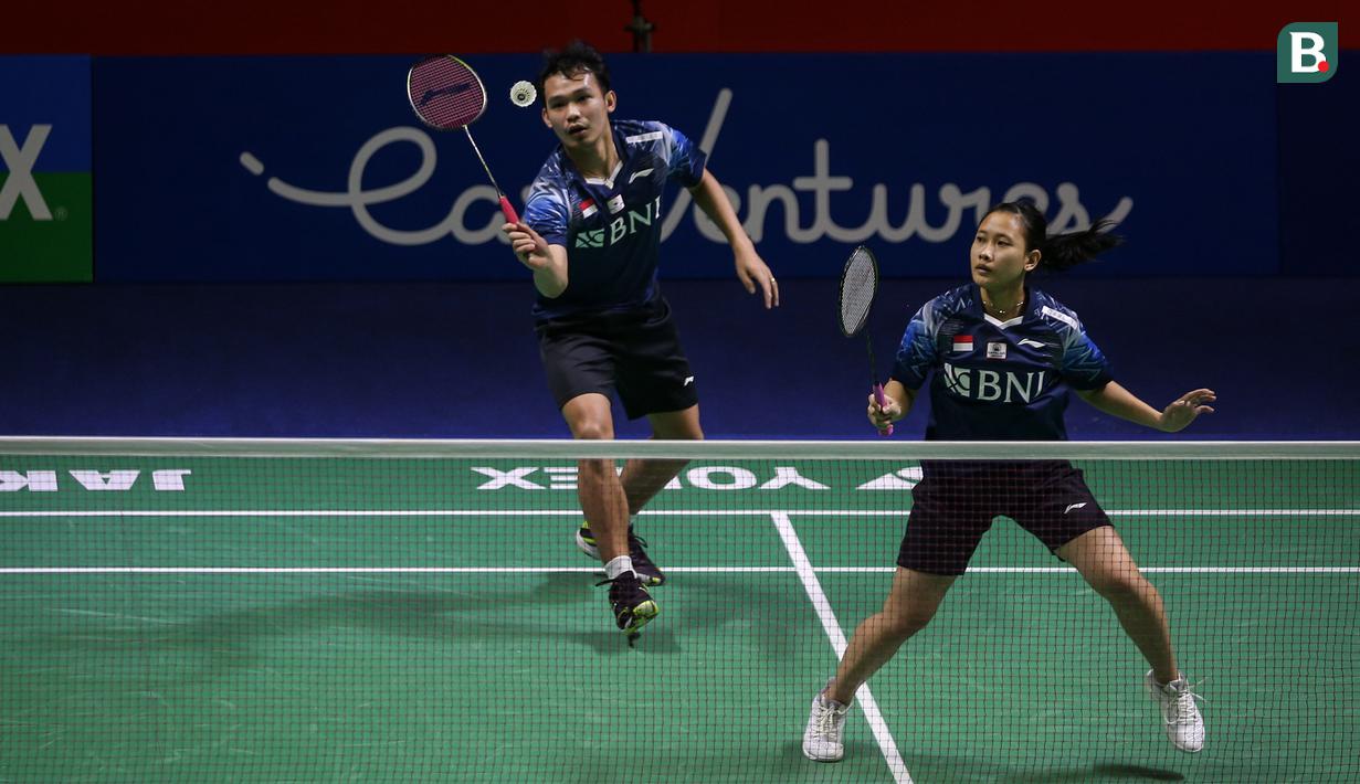 Rinov Rivaldy/Pitha Haningtyas Mentari, pasangan berperingkat 19 BWF ini harus menyerah dari pasangan Korea Selatan berperingkat 6 BWF sekaligus unggulan ke-6 turnamen. (Bola.com/Bagaskara Lazuardi)