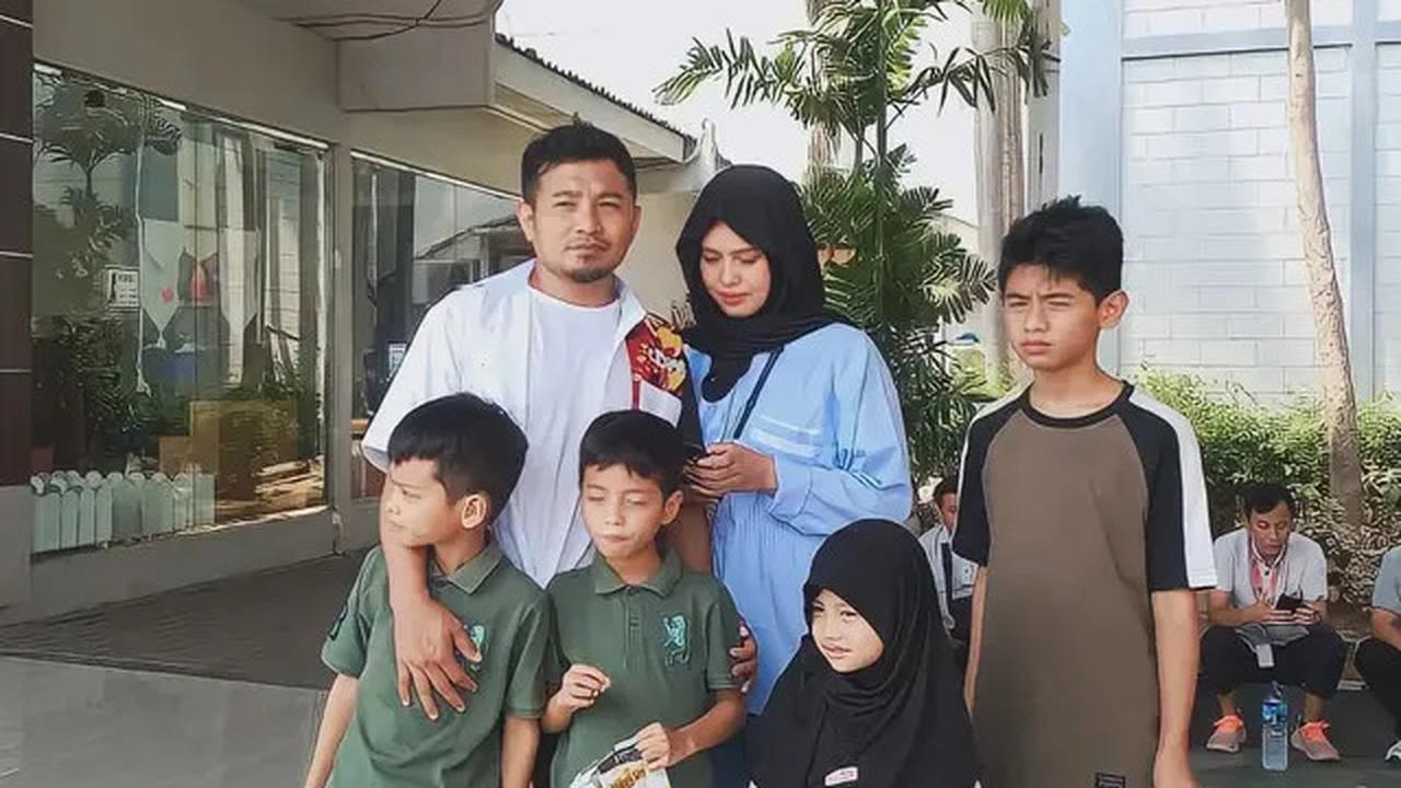 8 Potret Retno Paradinah Istri Zul Zivilia, Ramai Dibandingkan dengan Irish Bella