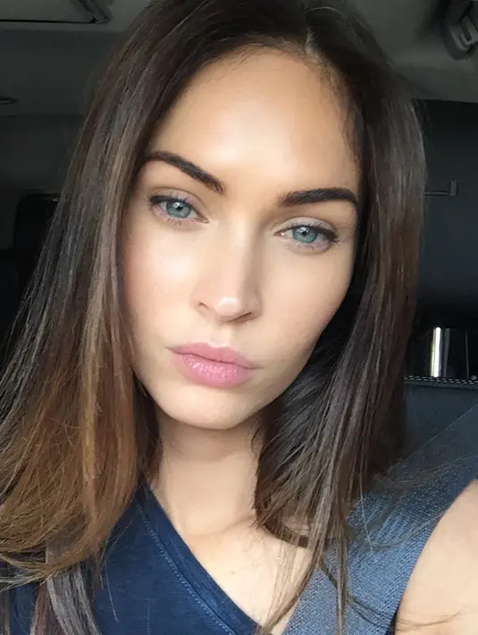 Ini saat Megan Fox pakai lingerie! Bayangin, sudah punya anak tiga namun seksinya masih di atas rata-rata! (instagram/the_native_tiger)