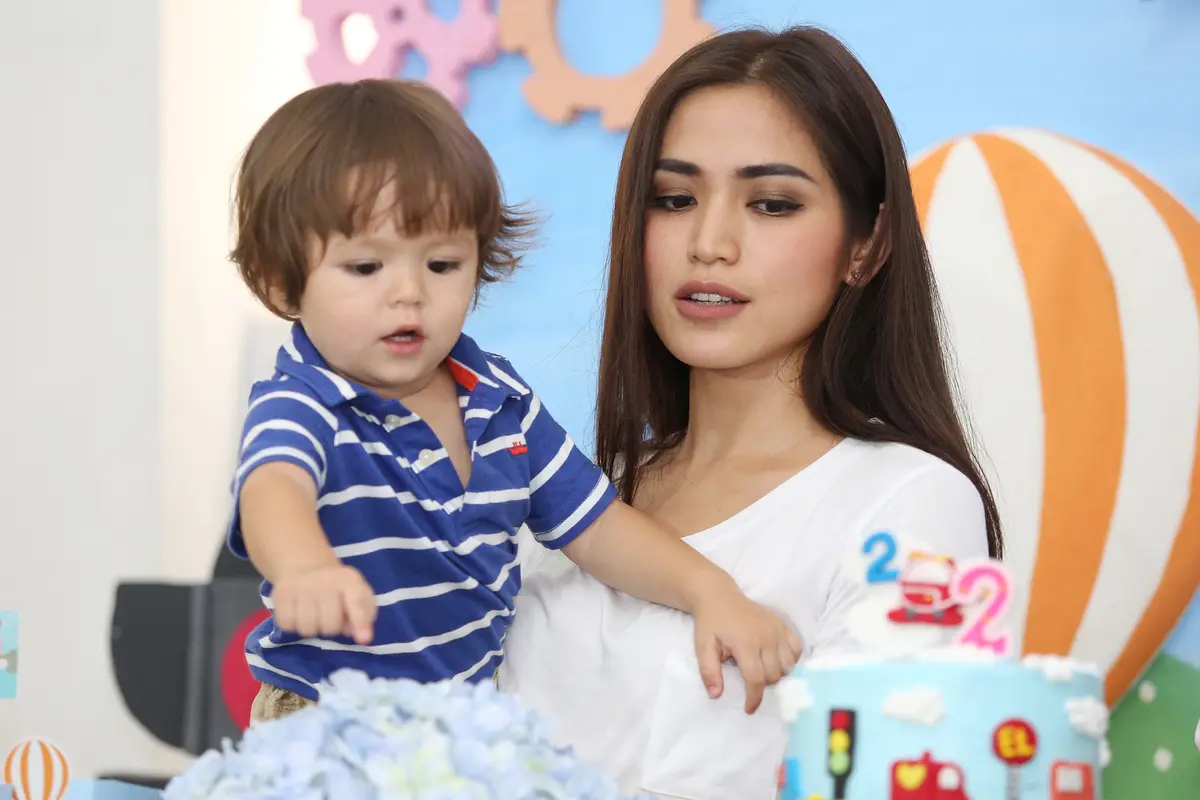 [Bintang] Jessica Iskandar dan El Barack Alexander