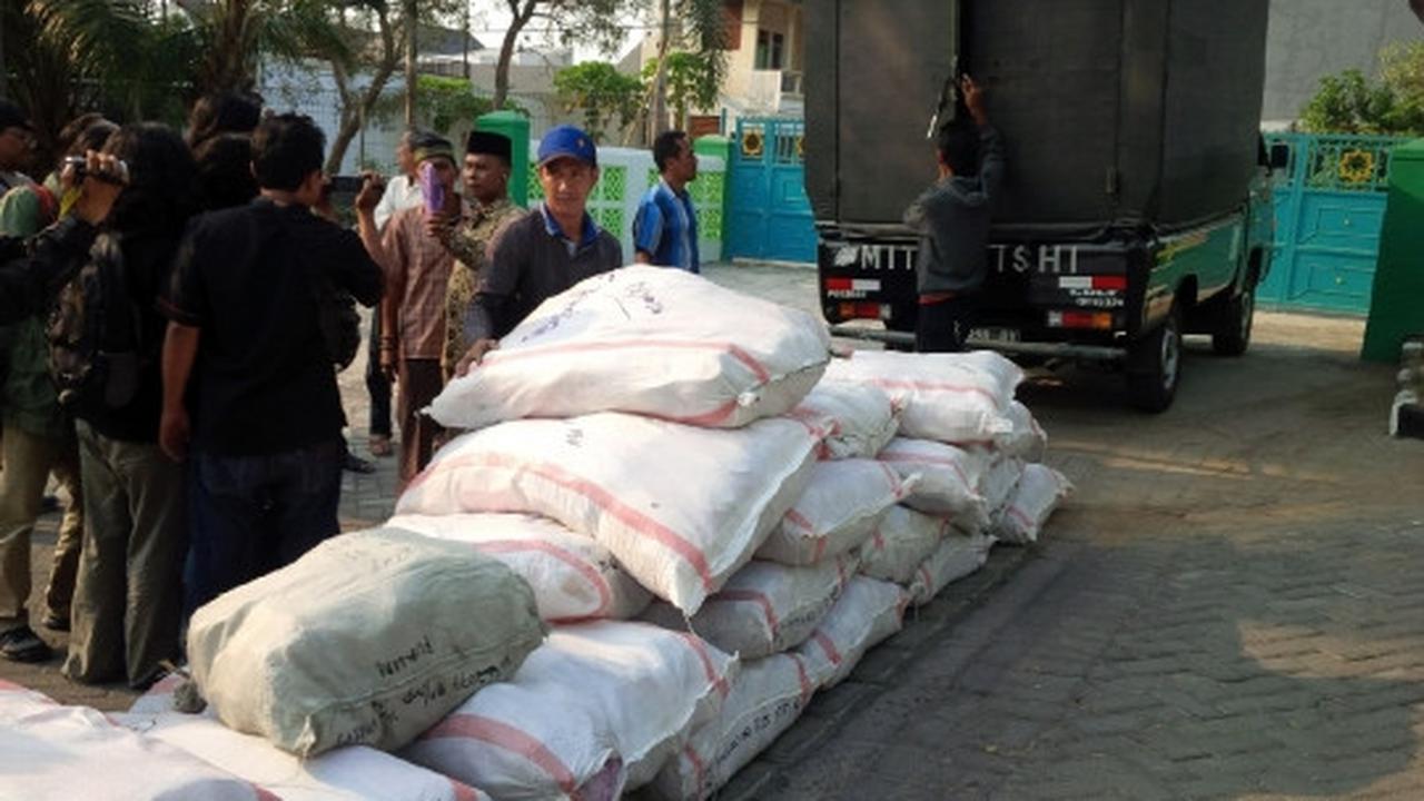 Ini wujud sandal berlafaz Allah bikin heboh warga Surabaya